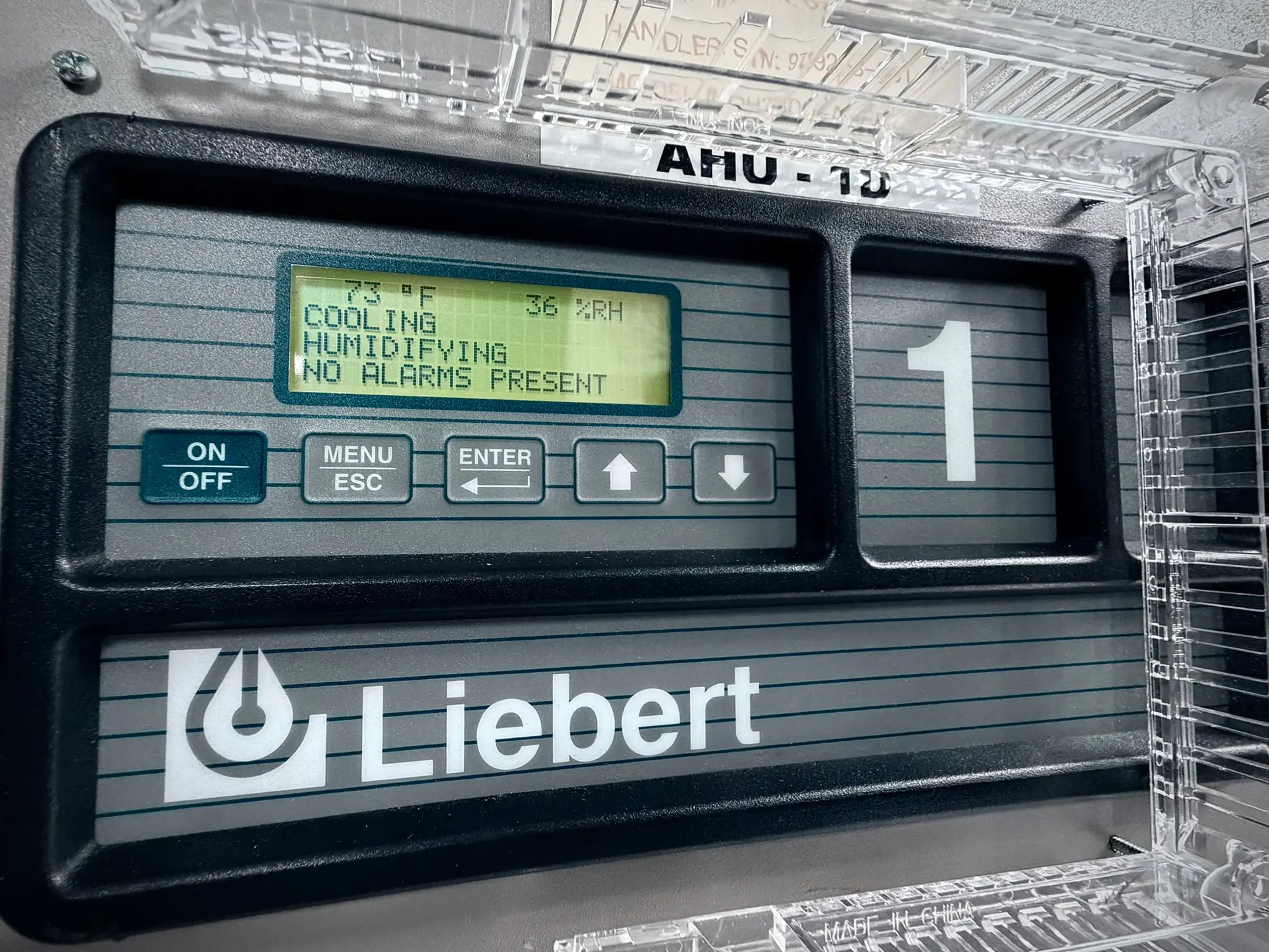 Liebert air handler control panel showing cooling and humidifying, no alarms present